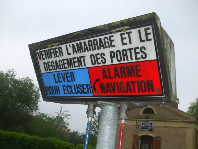 Electrical lock controls in the branch canal at Nevers.