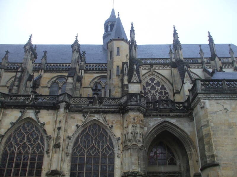 Cathedral of Saint Cyr — Sainte Julitte in Nevers.