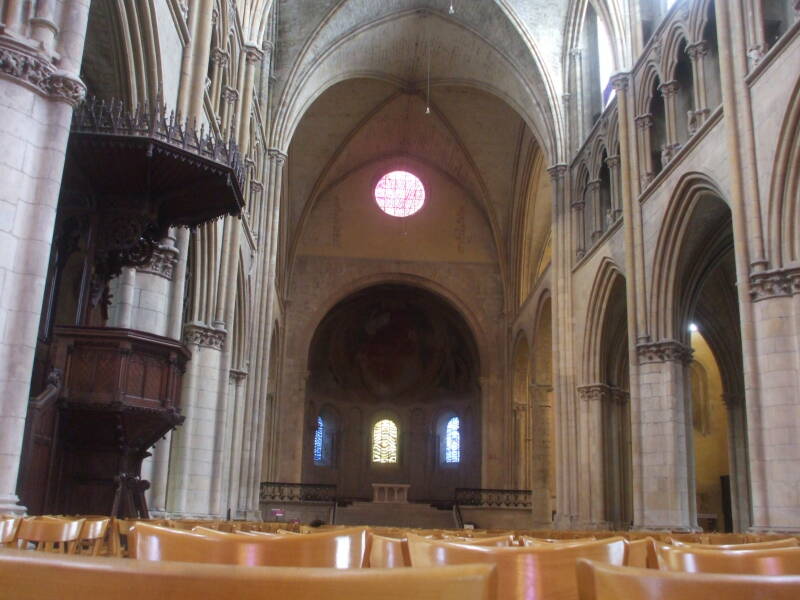 Western apse in the Cathedral of Saint Cyr — Sainte Julitte in Nevers.
