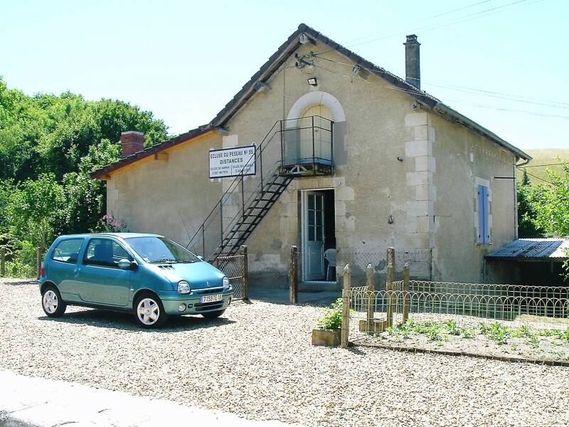 The canal lock house at Peseau.