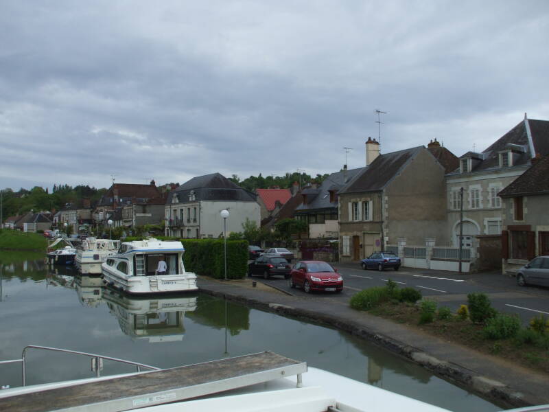 Passing Sancerre on the Canal Latéral à la Loire.