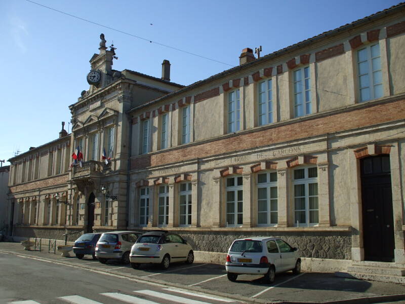 School in La Redorte, on the Canal du Midi.
