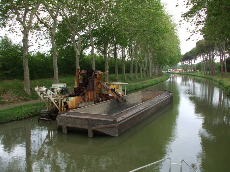 On the Canal du Midi en route from Trèbes to Caux-et-Sauzen.