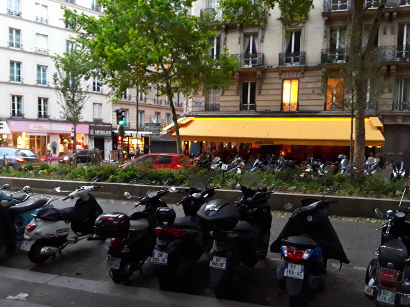 Dunkerque café in the 9th arrondissement.