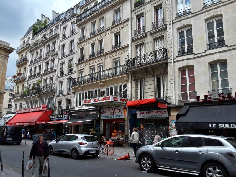 Turkish restaurants along rue de Porte Saint-Denis.