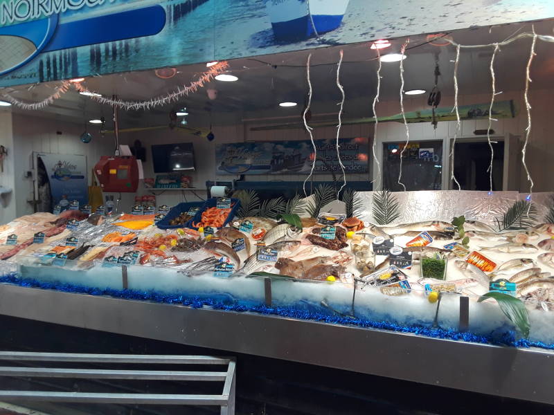 Seafood shop in Marché Saint-Quentin