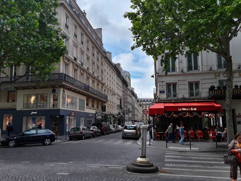 Rue de Castellane, a side street near Boulevard Haussmann in Paris.