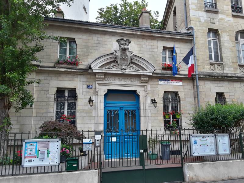 Maternal school near Place Saint-Michel in Paris.