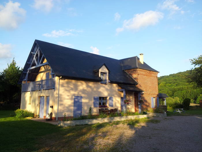 Bed and breakfast along the Seine river in Le Mesnil-sous-Jumièges.