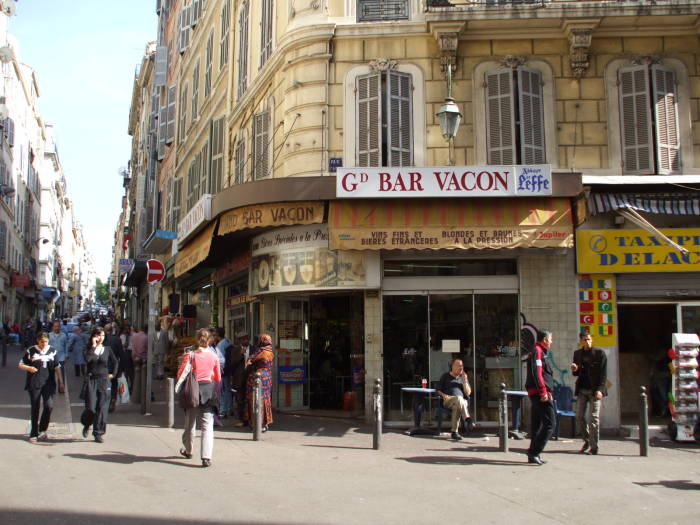 Le Grand Bar Vacon in the Arab markets south of La Canebière.