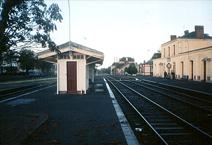 I am at the Pontorson train station, leaving for Chartres.