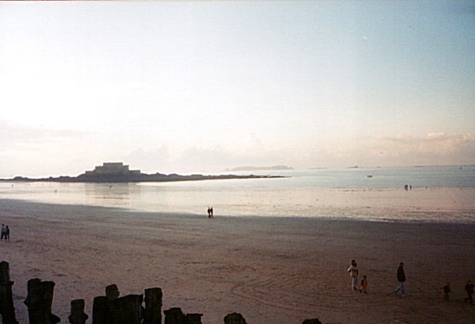 The large tides move on the shore along the walled city of Saint Malo in Brittany, in France.