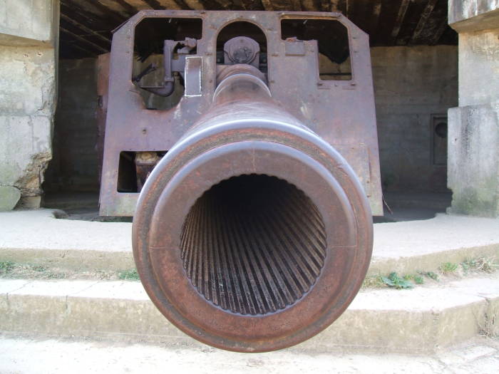 Muzzle of German 150 mm gun.