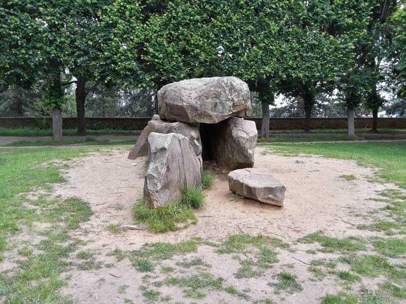 Poorly reconstructed dolmen at Meudon