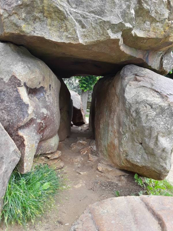 Poorly reconstructed dolmen at Meudon