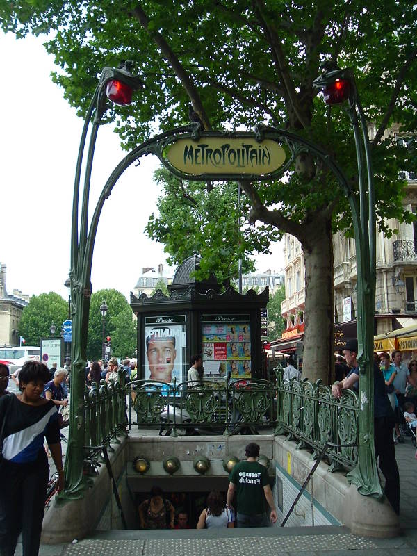 Paris Métro entrance.