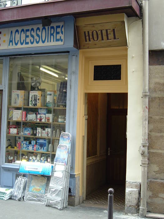 Hôtel de Médicis, where Jim Morrison lived in Paris in the Latin Quarter: The entrance itself.