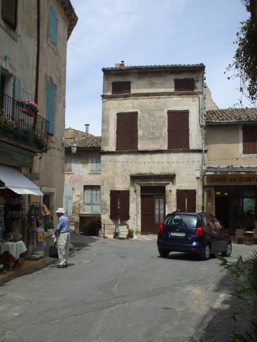 The small central square in the village of Ménerbes.