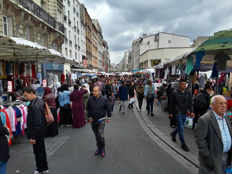 Monday market in Saint-Denis