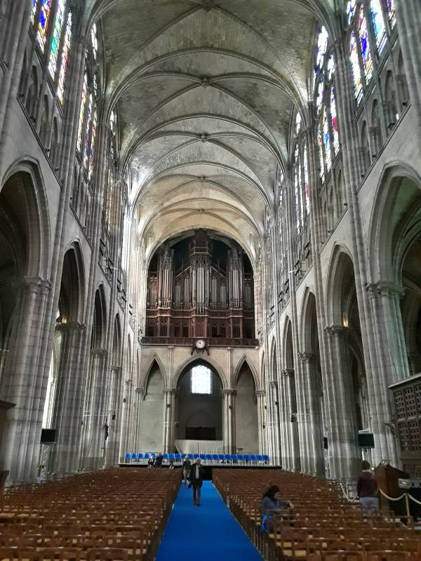 Nave of Basilique Saint-Denis, with pipe organ.