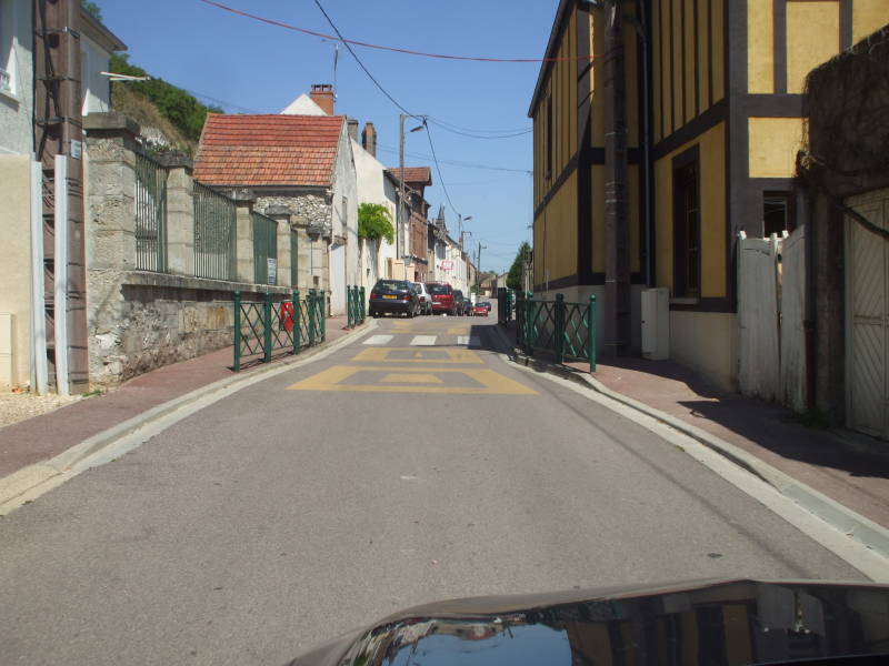 Road through Mérecourt and Mousseaux-sur-Seine.