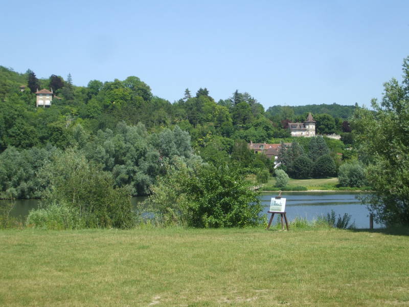 View across the Seine from Lavacourt to Vétheuil, one of Claude Monet's easels.