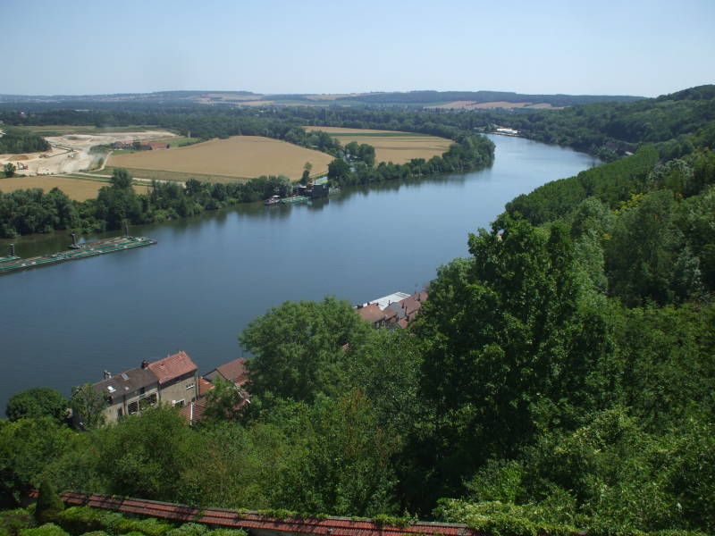 View from the Domaine de la Corniche above Rolleboise.