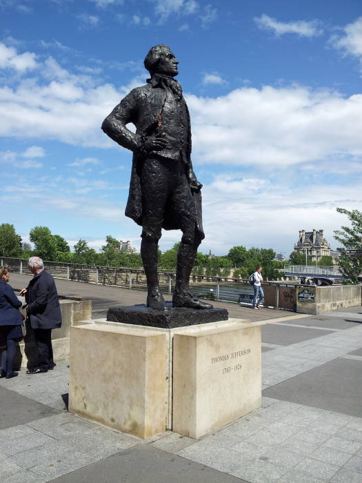 Statue of Thomas Jefferson in Paris.