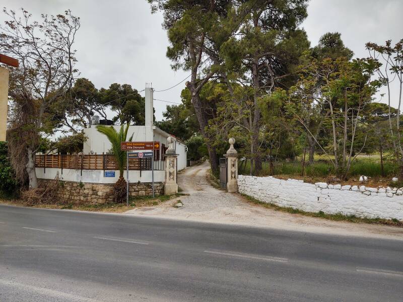 Lane to the now-closed Villa Ariadne at Knossos.