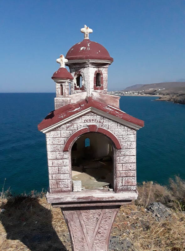 Roadside shrine around Amnisos.