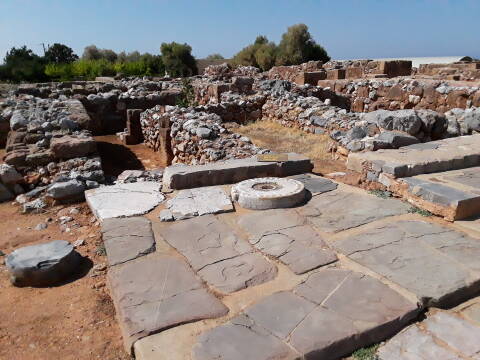 Offering table at Minoan complex of Malia