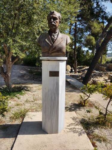 Bust of Minos Kalokairinos at Knossos.