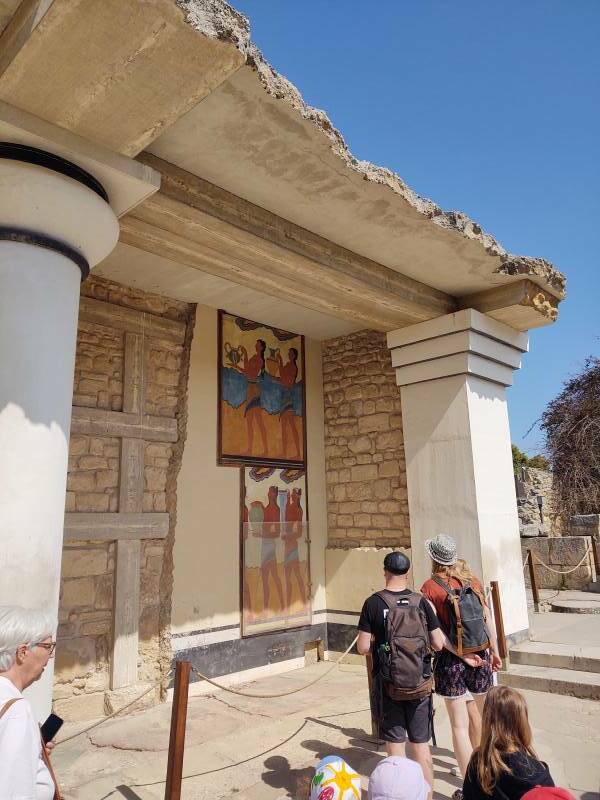 Steel-reinforced concrete structures at Knossos.