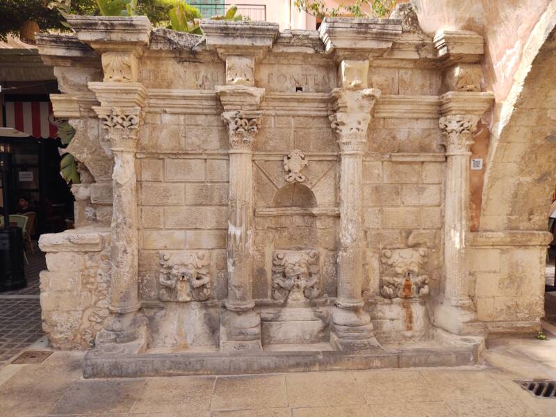 Roman-style Rimondi Fountain from 1621 in the old town in Rethymno.