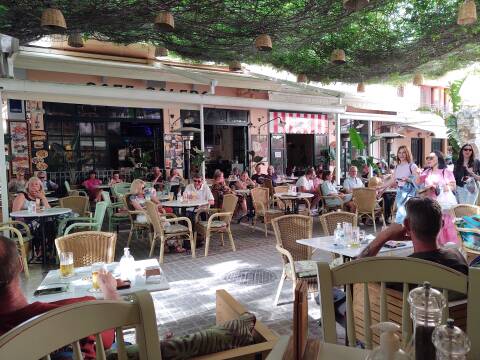 A cafe in the old town of Rethymno.