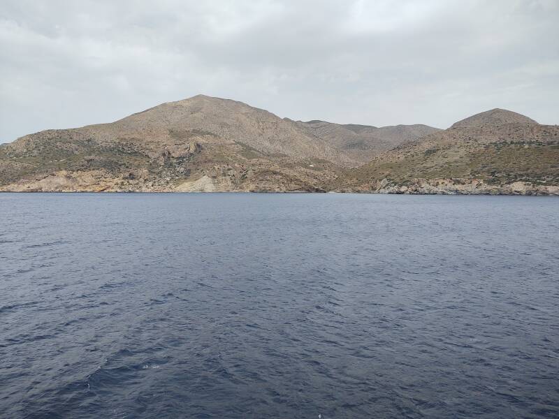 Ferry from Ios to Folegandros passing the coast of Sikinos.