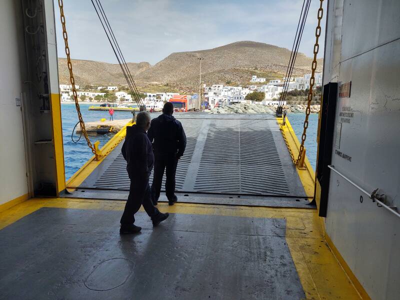 Ferry from Ios pulling in to the pier at Folegandros.