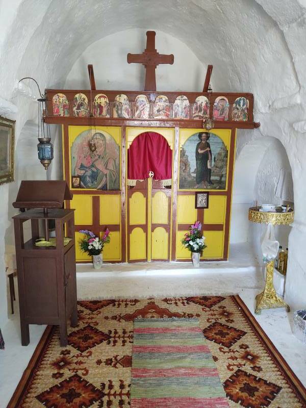 Chapel of Saint John along the path to Panagia above Hora on Folegandros.
