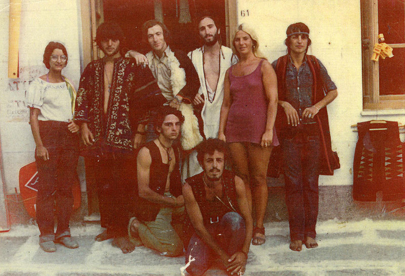 Hippies on Ios in the 1970s, from https://commons.wikimedia.org/wiki/File:Hippis.jpg
