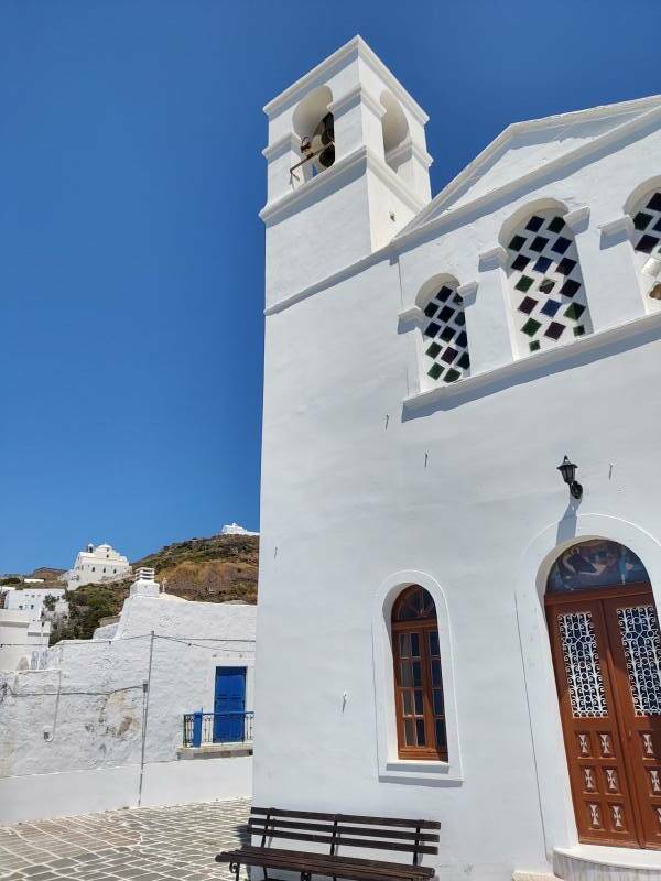 In Plaka on Milos, looking up at the Kastro.