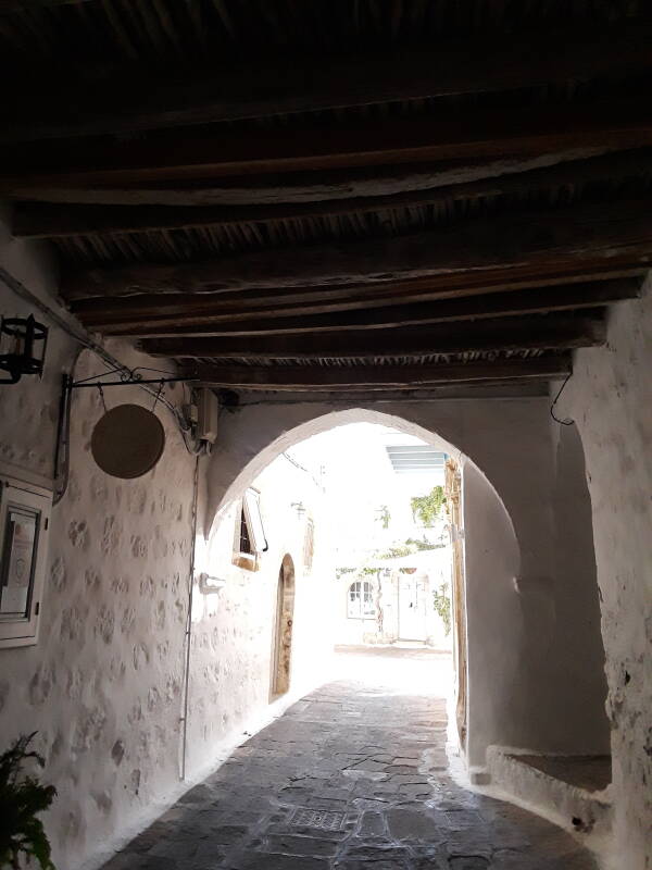 Narrow passages in the Hora.