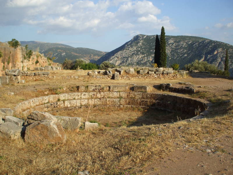 The gymnasium and baths were located near the Tholos at Delphi.