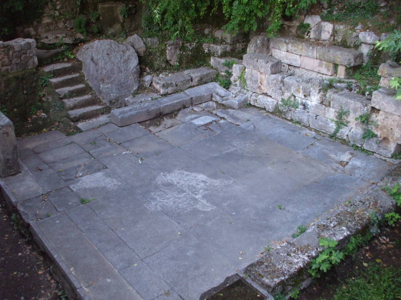 Visitors purified themselves at the Castelian Spring before entering the sacred precincts.