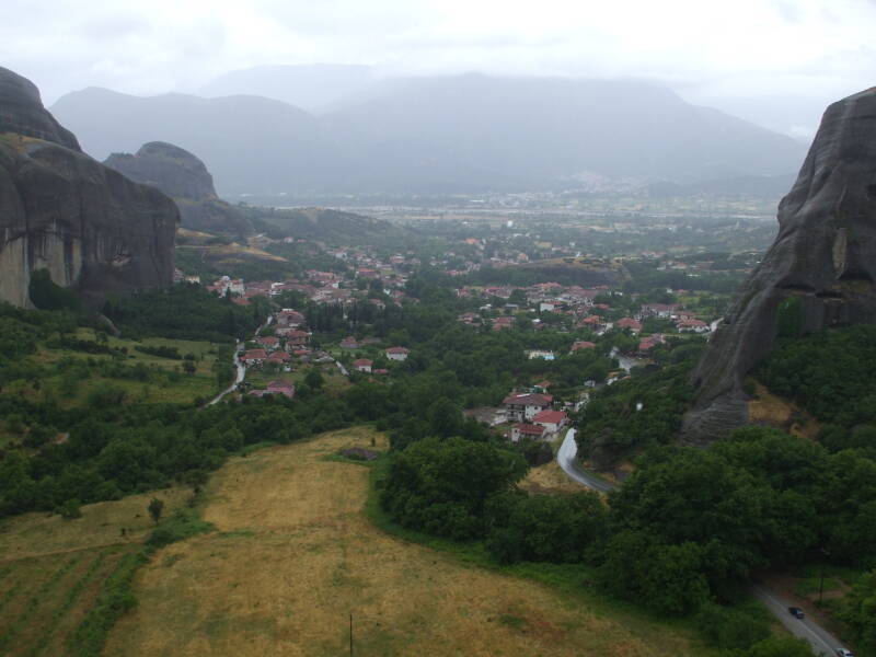 The village of Kastraki as seen from the monastic complex of Meteora.