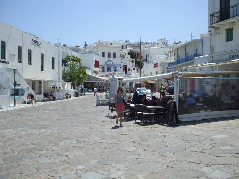 Fountain at the main square on Mykonos.