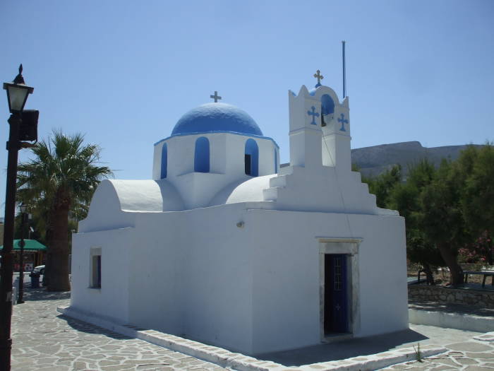 Small church near the port on Paros, Moni Profiti Ilias (or Mount Elijah the Prophet) in the background.