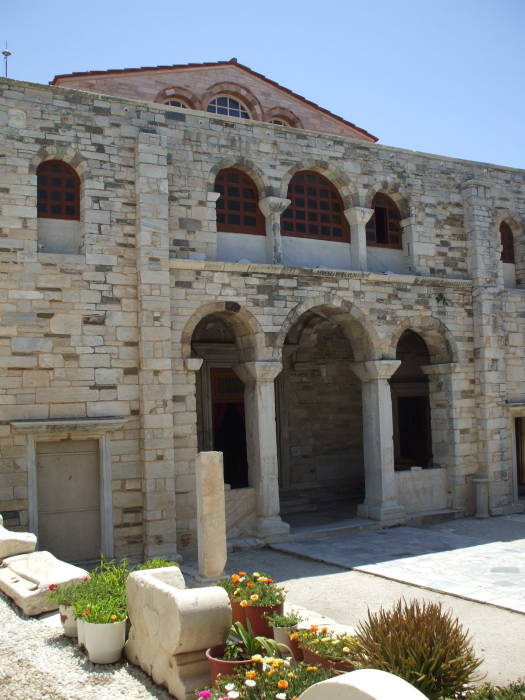 Panagia Ekatontapiliani, the Church of the Hundred Doors.
