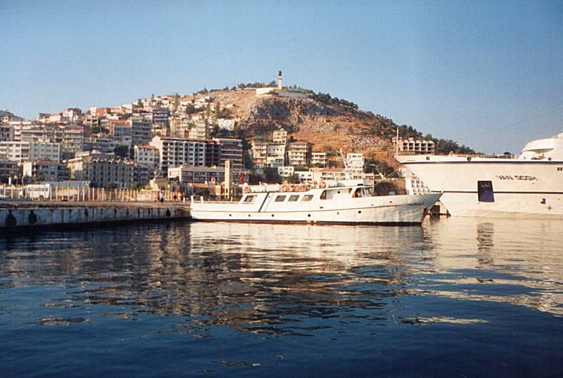 The small ferry prepares to leave Kuşadası and cross to Samos.