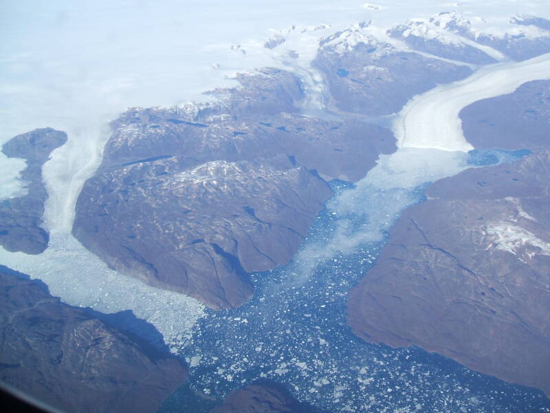 View of Greenland from on board Air Canada flight 857 from London Heathrow to Toronto, 20 September 2006.  Airbus 330 seat 41K, climbed to FL 400 in second half of flight.