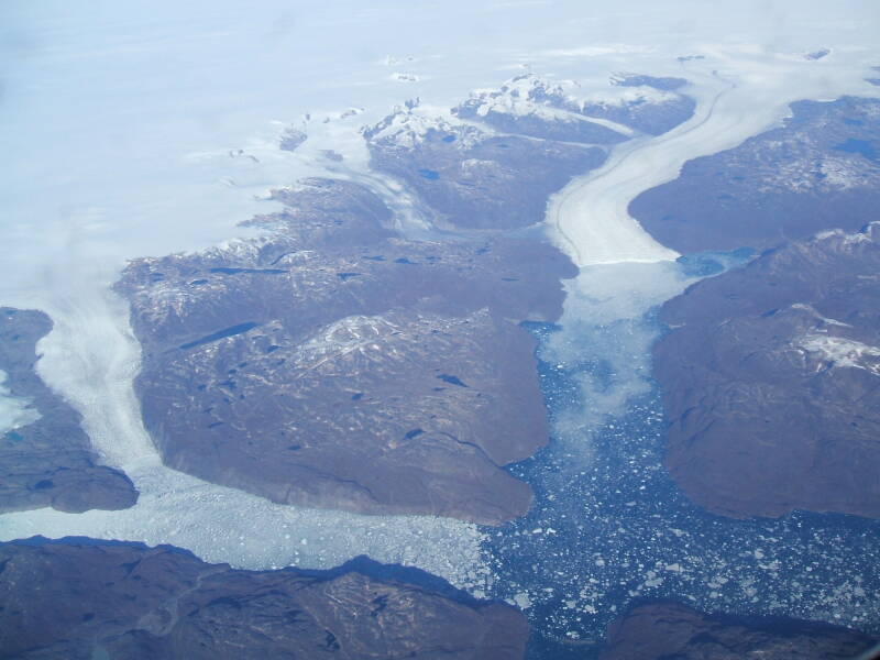 View of Greenland from on board Air Canada flight 857 from London Heathrow to Toronto, 20 September 2006.  Airbus 330 seat 41K, climbed to FL 400 in second half of flight.